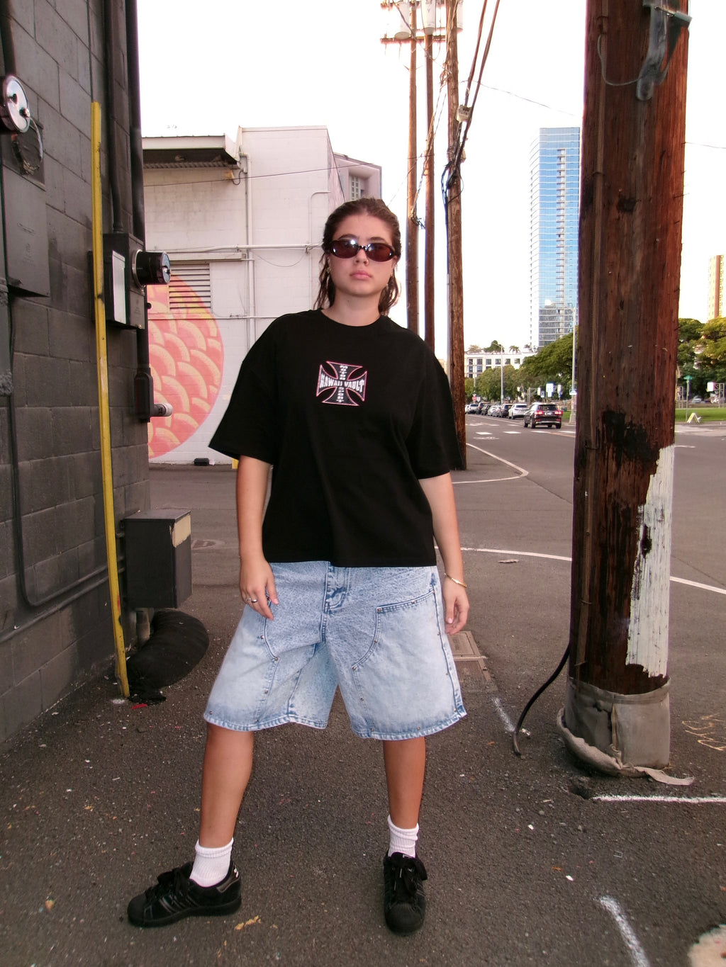 Hawaii Vault Chopper Tee BLK