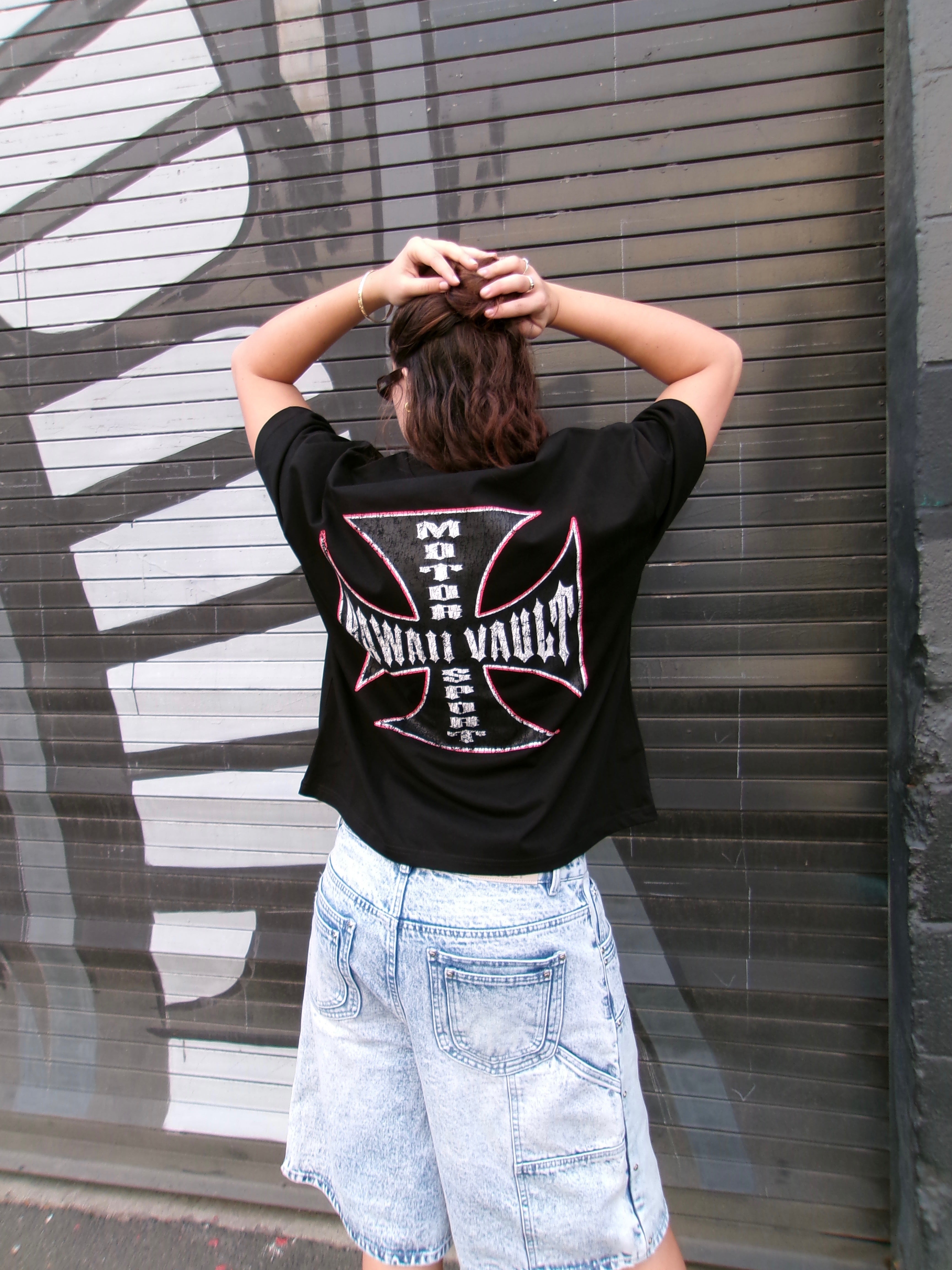 Hawaii Vault Chopper Tee BLK